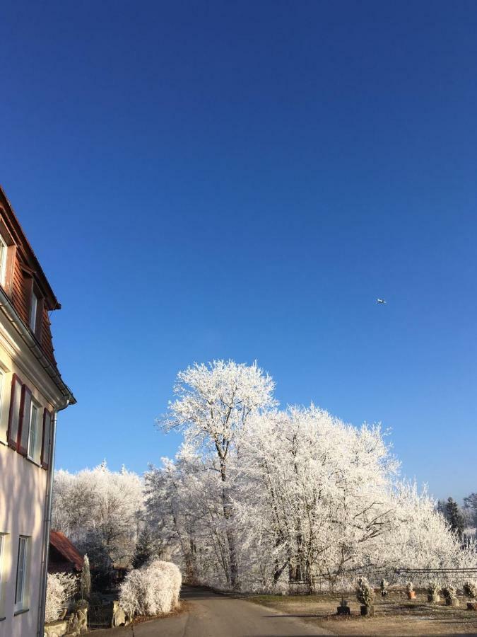 Отель Fuchsenlohe Schlier Экстерьер фото
